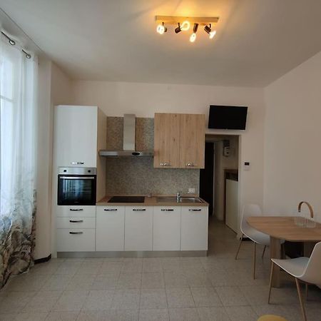 Casa J Apartment โกโม ภายนอก รูปภาพ